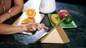 intuitivnoe-pitanie-moda-ili-put-k-svobode-bez-diet