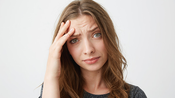 kak-ubrat-morschiny-na-lbu-effektivnye-sposoby-bez-lishnih-obeschaniy