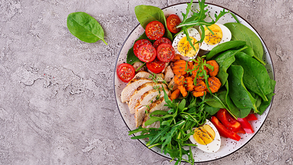 zdorovoe-pitanie-protiv-ozhireniya-kak-podderzhivat-ves-i-zdorove-iznutri